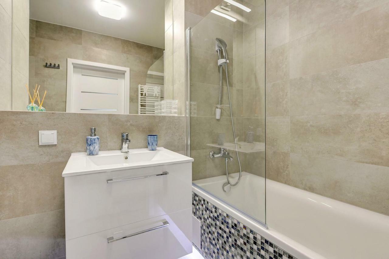 Via Apartments Deluxe Гданьск Экстерьер фото